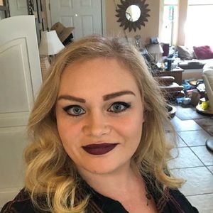 Meet your Posher, Mallory